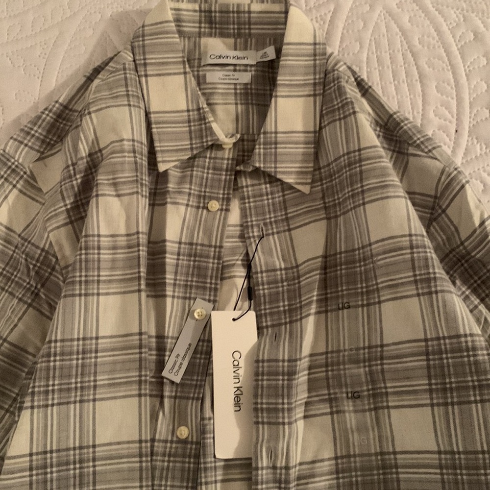Calvin Klein Button Up Plaid - Picture 2 of 7
